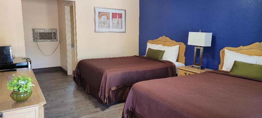 Lakeview Inn photo 52
