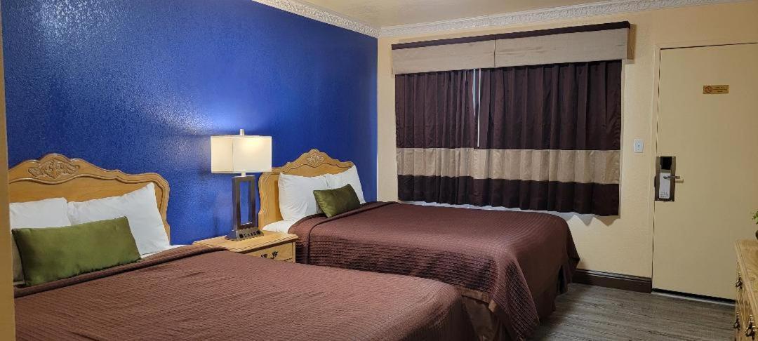 Lakeview Inn photo 53