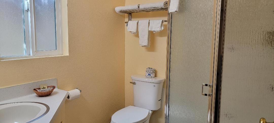 Lakeview Inn photo 51