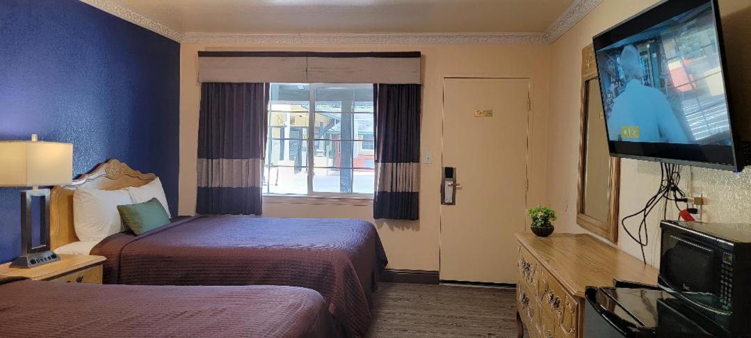 Lakeview Inn photo 50