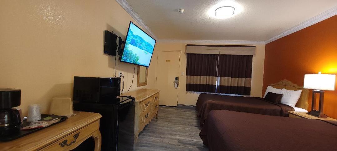 Lakeview Inn photo 57