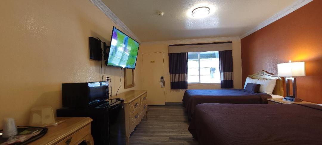 Lakeview Inn photo 60