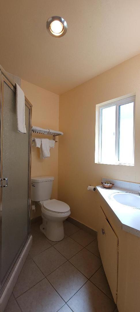 Lakeview Inn photo 62