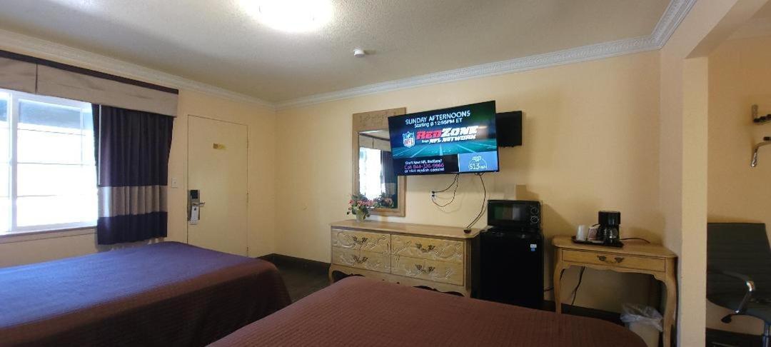Lakeview Inn photo 67
