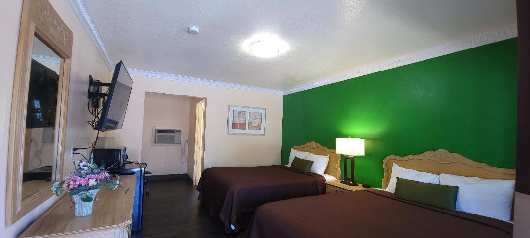 Lakeview Inn photo 72