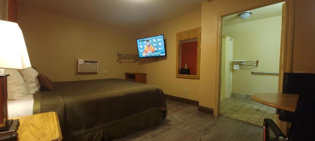 Lakeview Inn photo 82