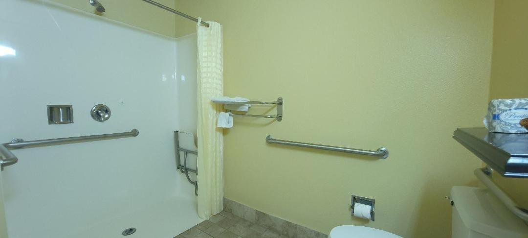 Lakeview Inn photo 77