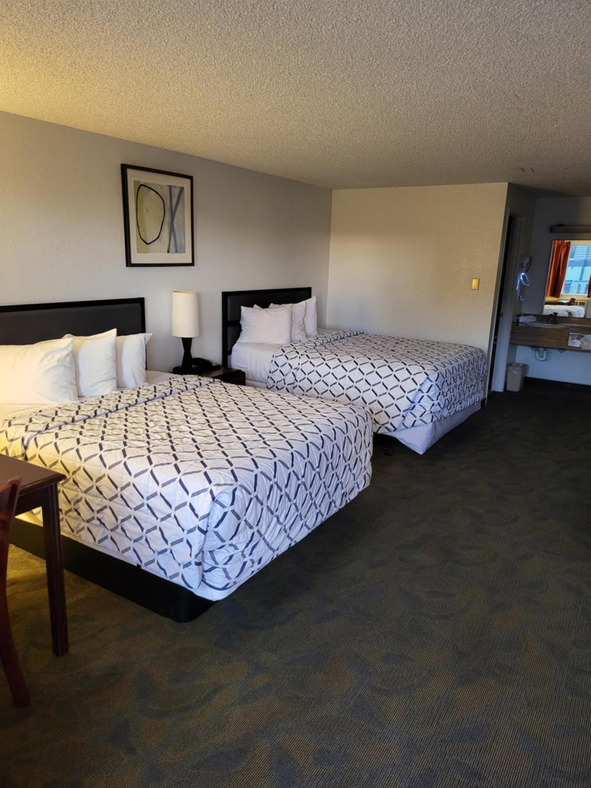 Smokey Point Motor Inn photo 20