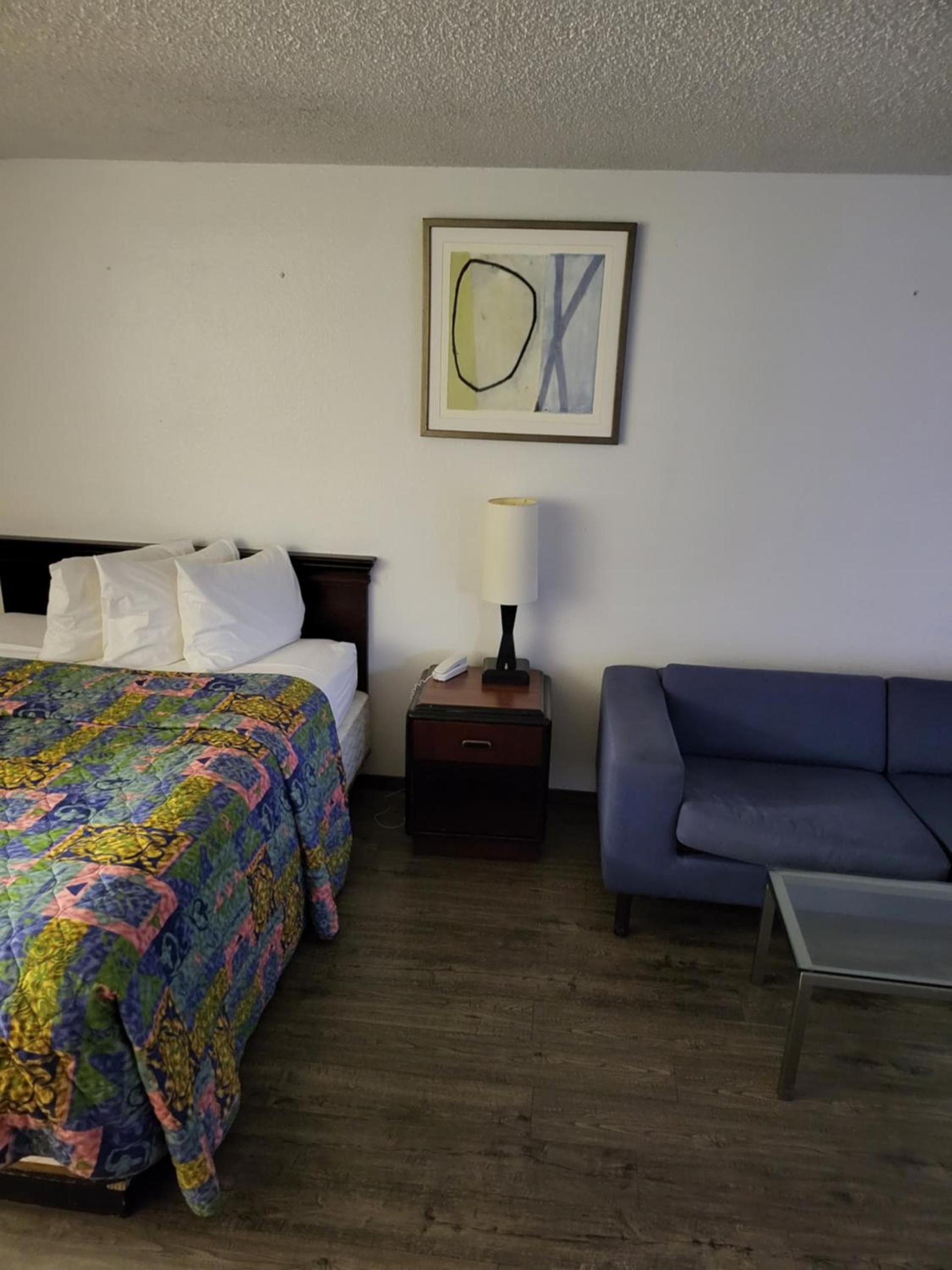 Smokey Point Motor Inn photo 29