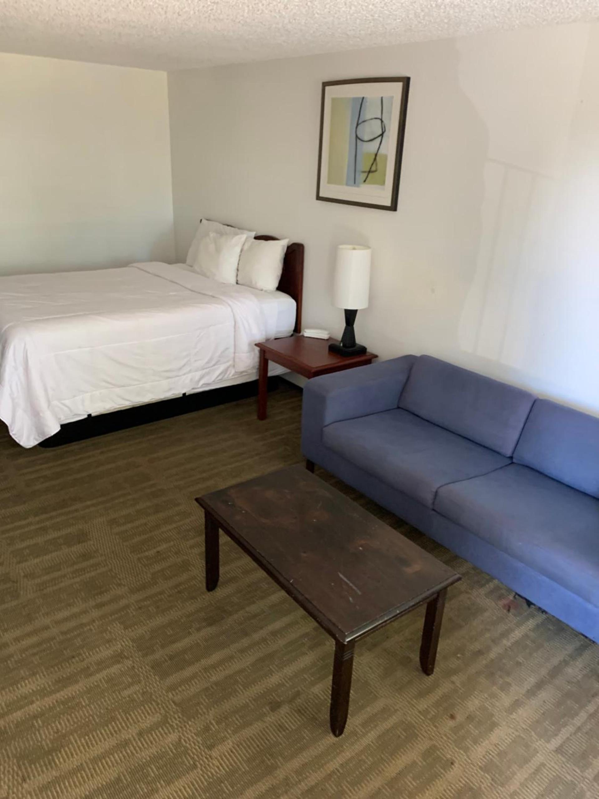Smokey Point Motor Inn photo 58