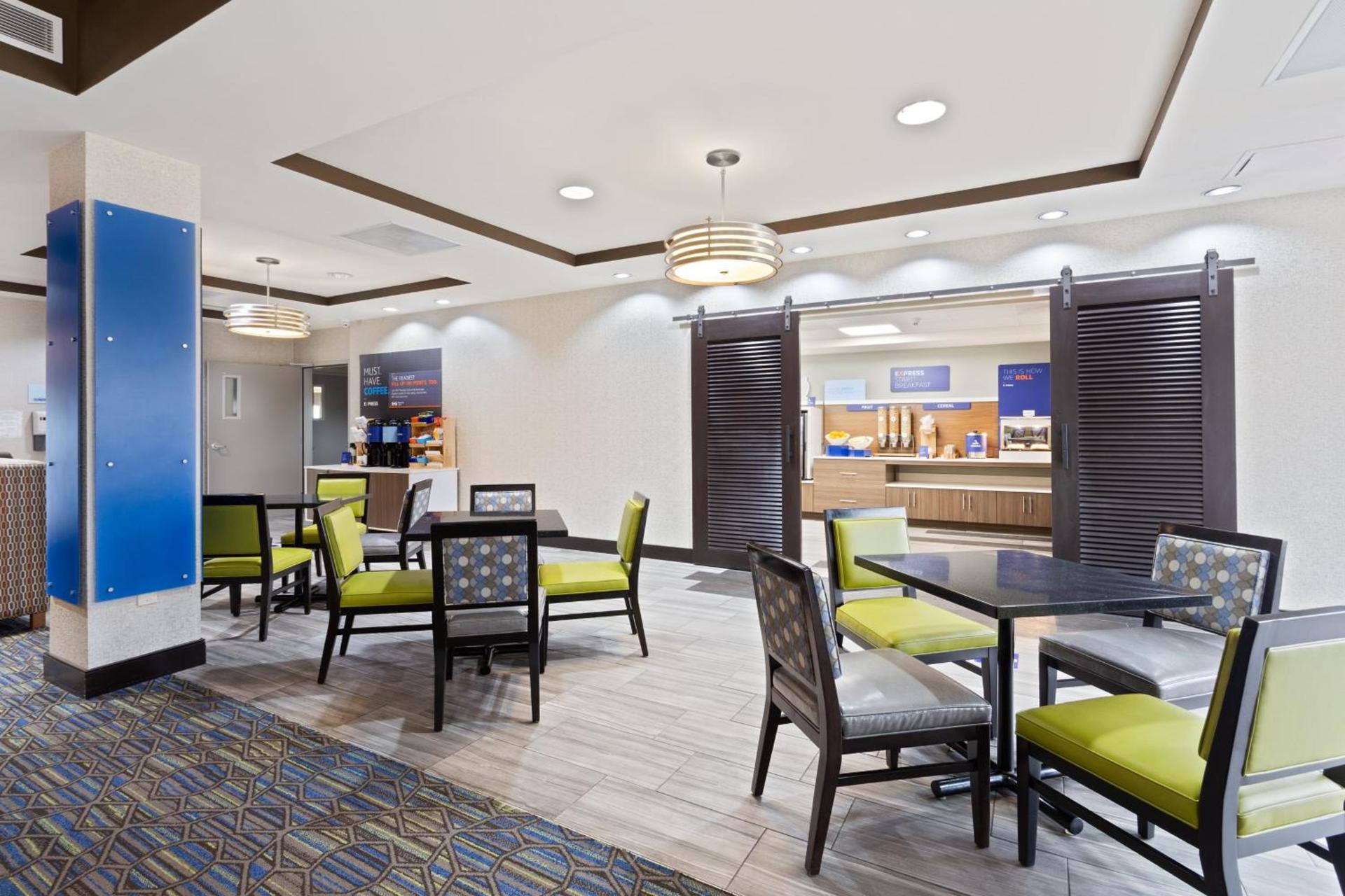 Holiday Inn Express Hotel & Suites Largo-Clearwater by IHG photo 15