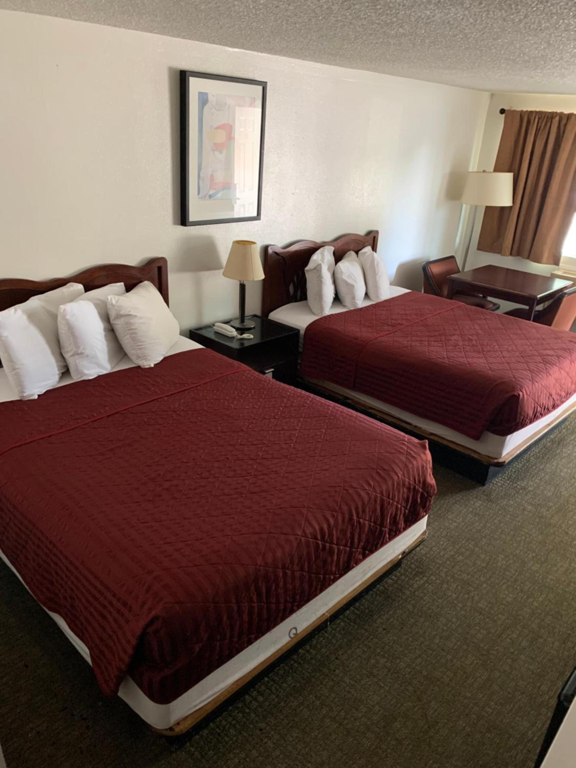 Smokey Point Motor Inn photo 15