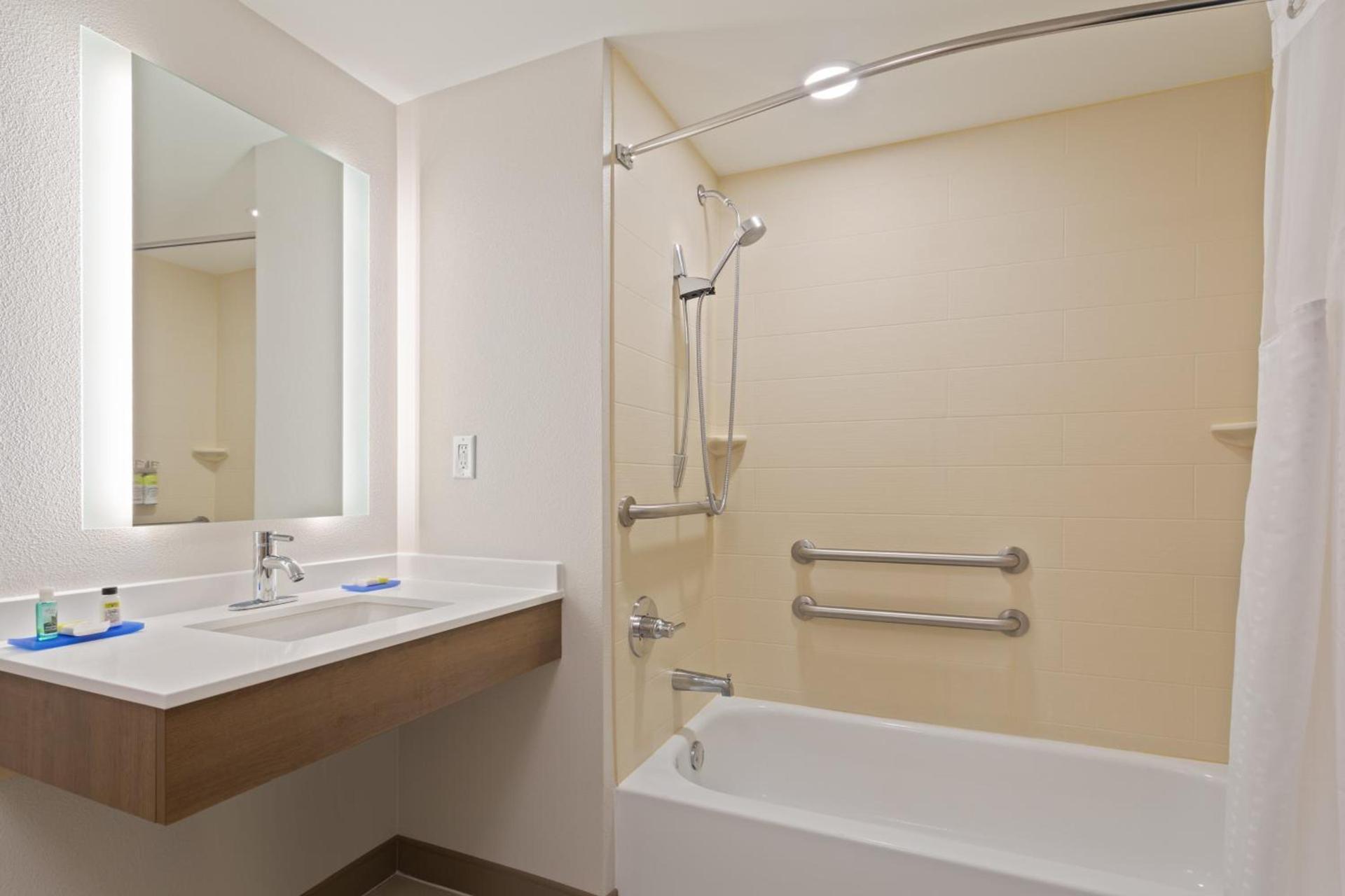 Holiday Inn Express Hotel & Suites Largo-Clearwater by IHG photo 19