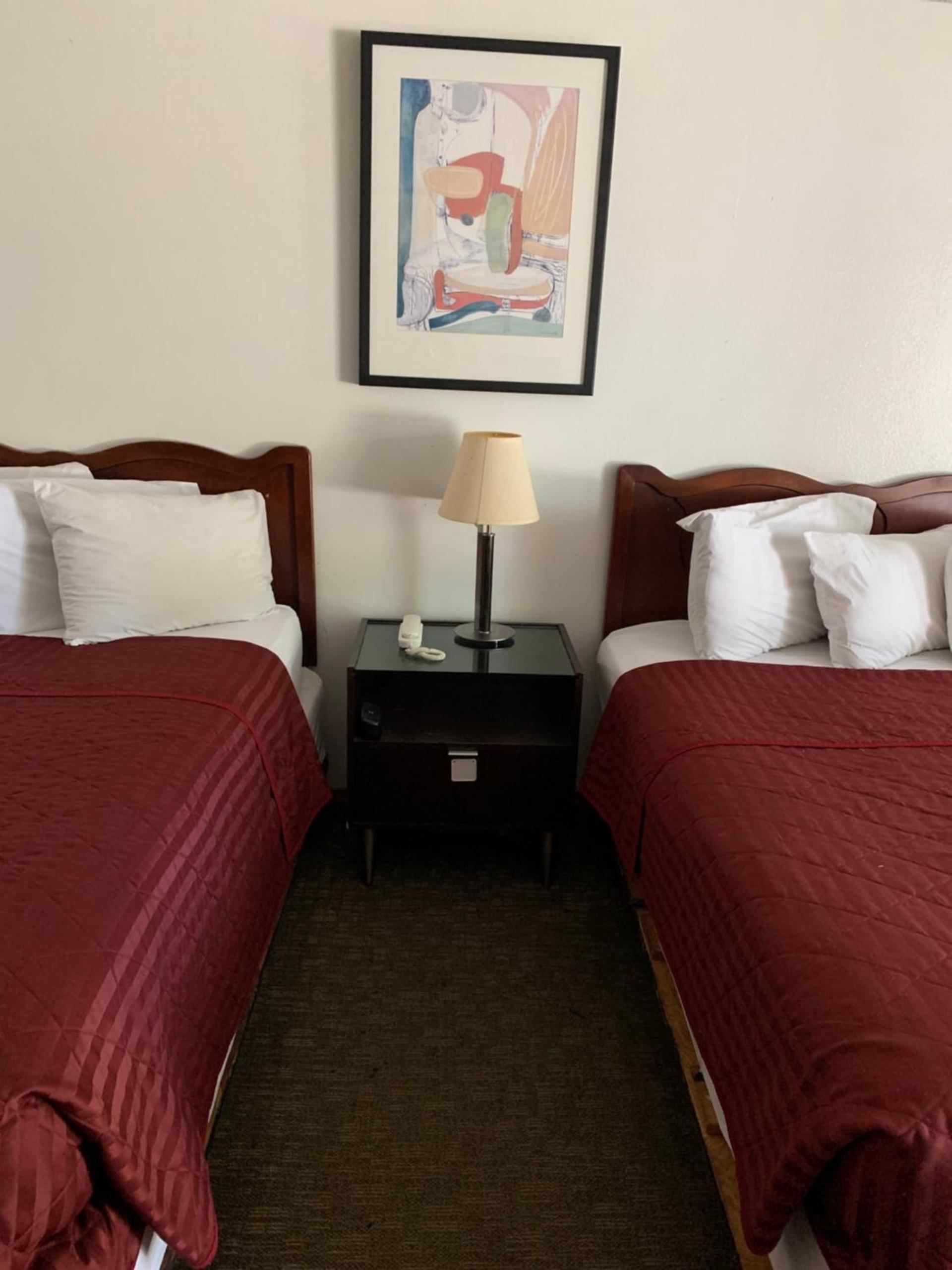 Smokey Point Motor Inn photo 17