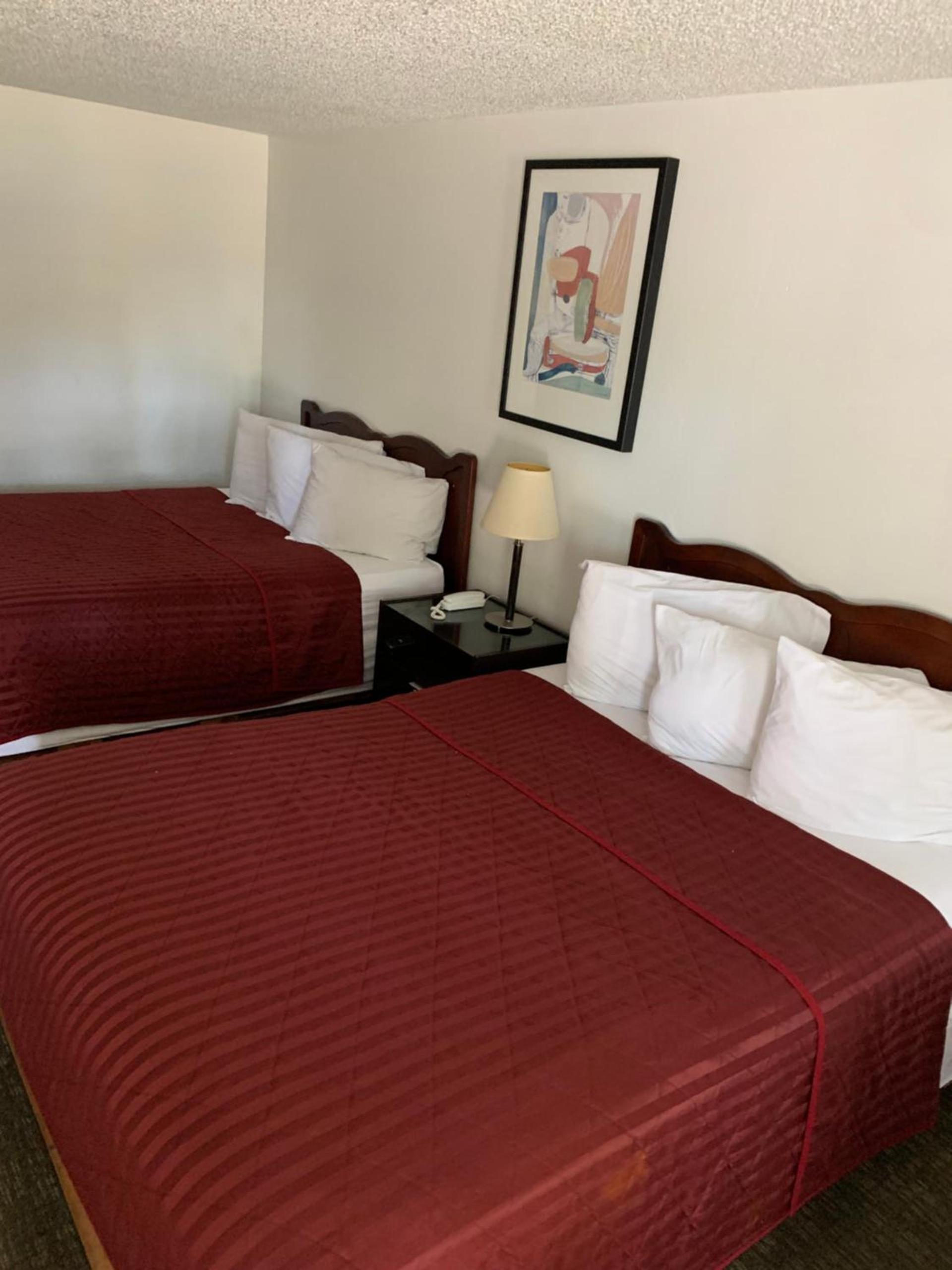 Smokey Point Motor Inn photo 16