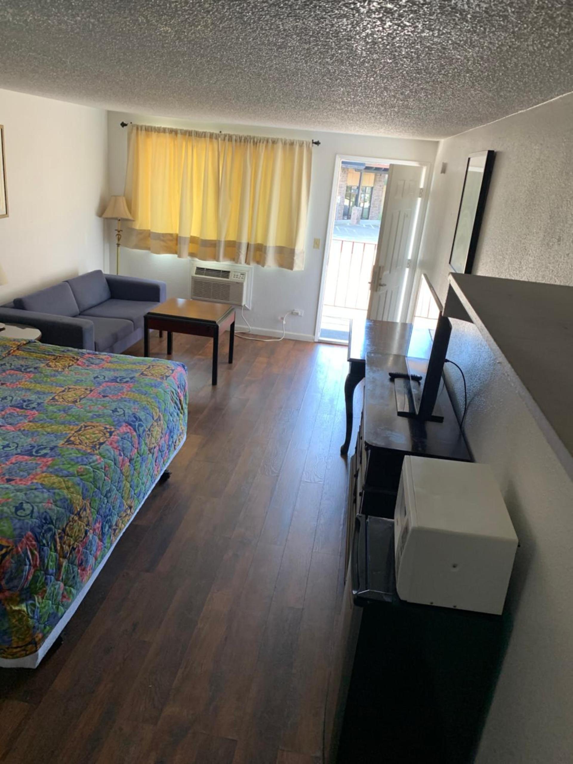 Smokey Point Motor Inn photo 28