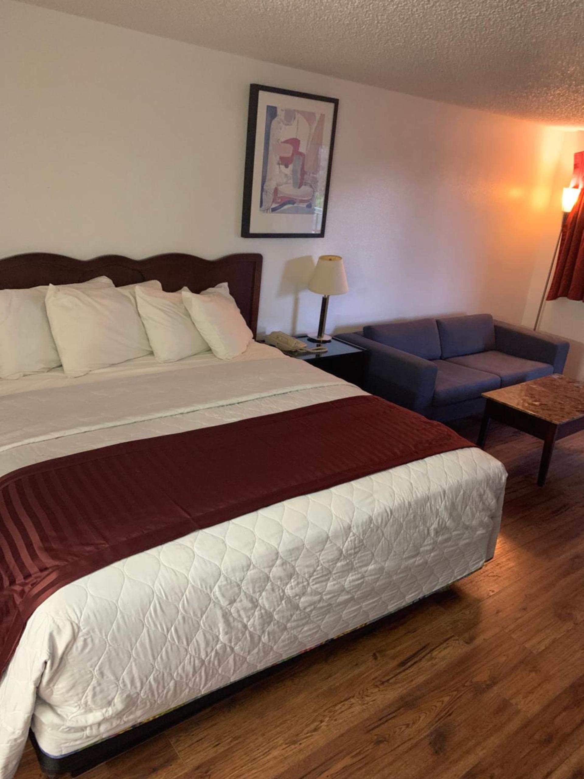 Smokey Point Motor Inn photo 49