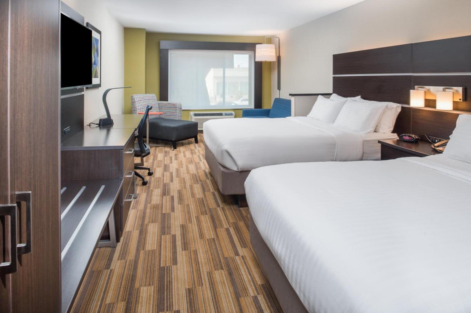 Holiday Inn Express Hotel & Suites Bismarck by IHG photo 41