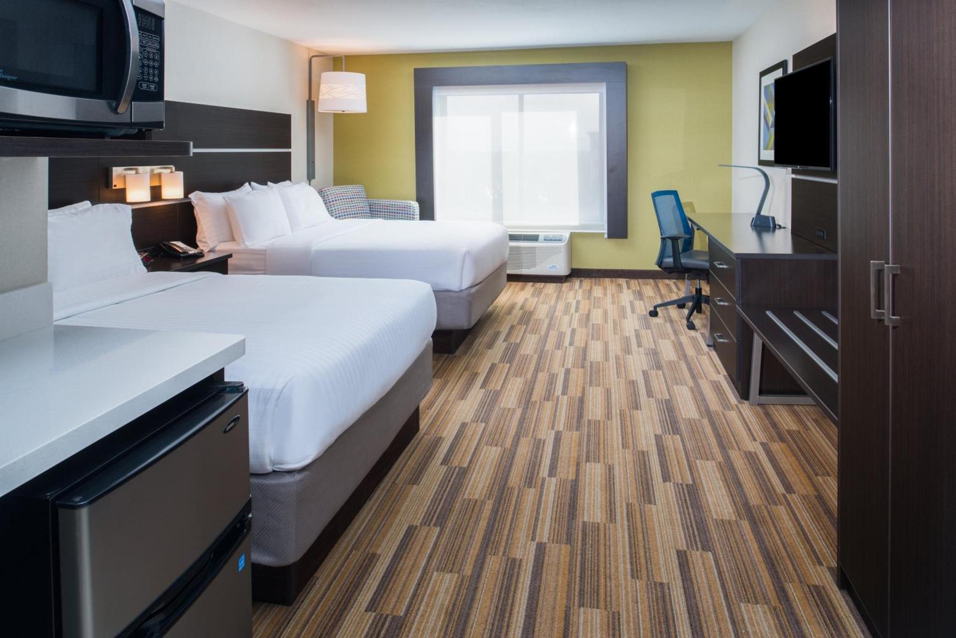 Holiday Inn Express Hotel & Suites Bismarck by IHG photo 43