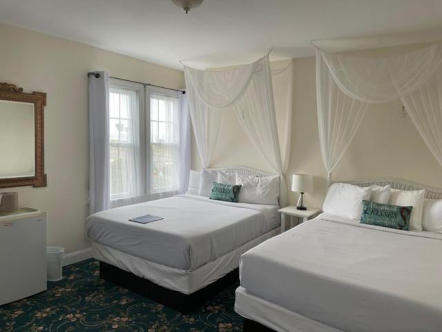 Hotel Macomber ADULTS ONLY photo 4