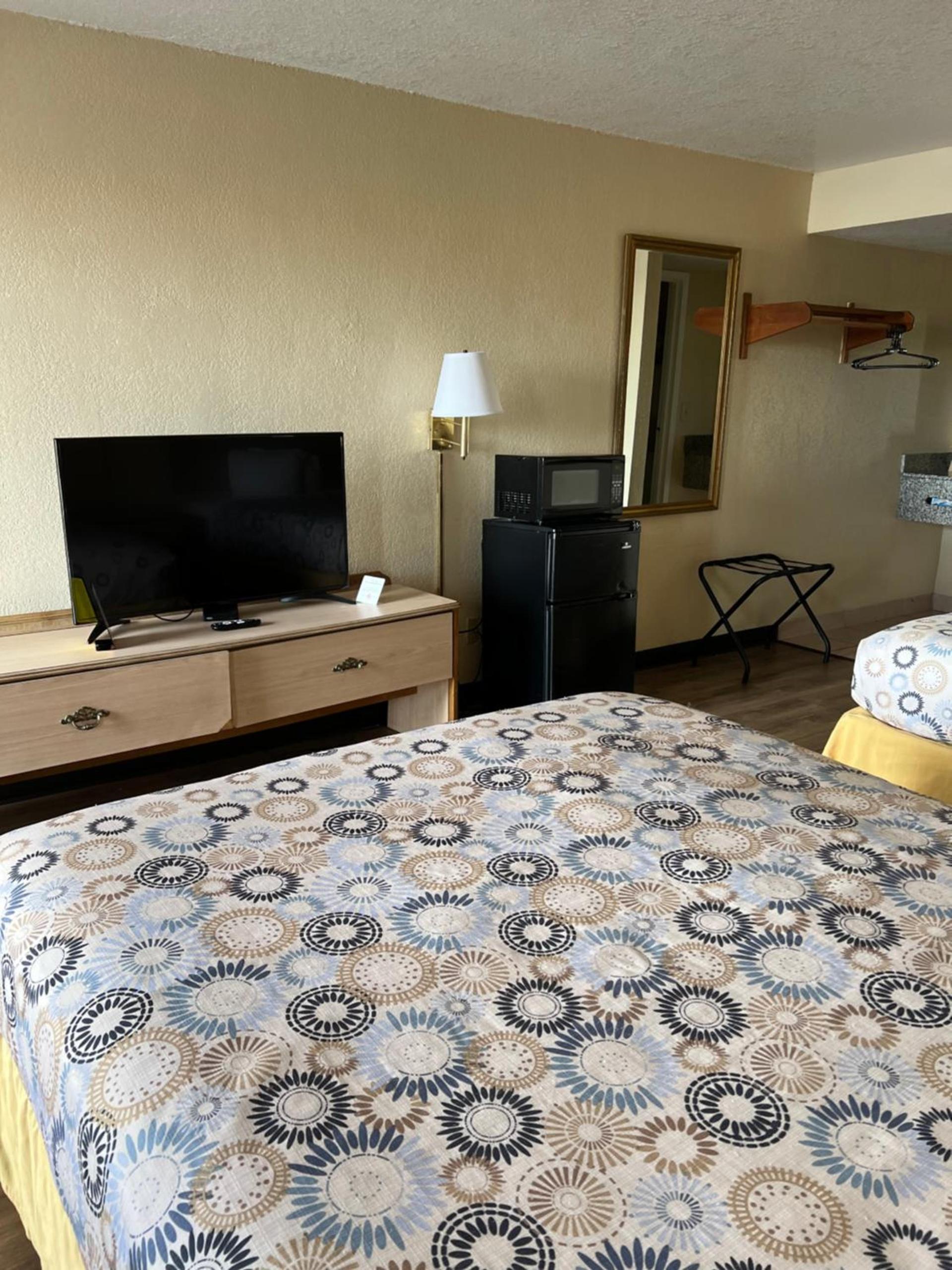 Hole Inn the Wall Hotel - Fort Walton Beach - Sunset Plaza - nearby Beaches & Hurlburt photo 52