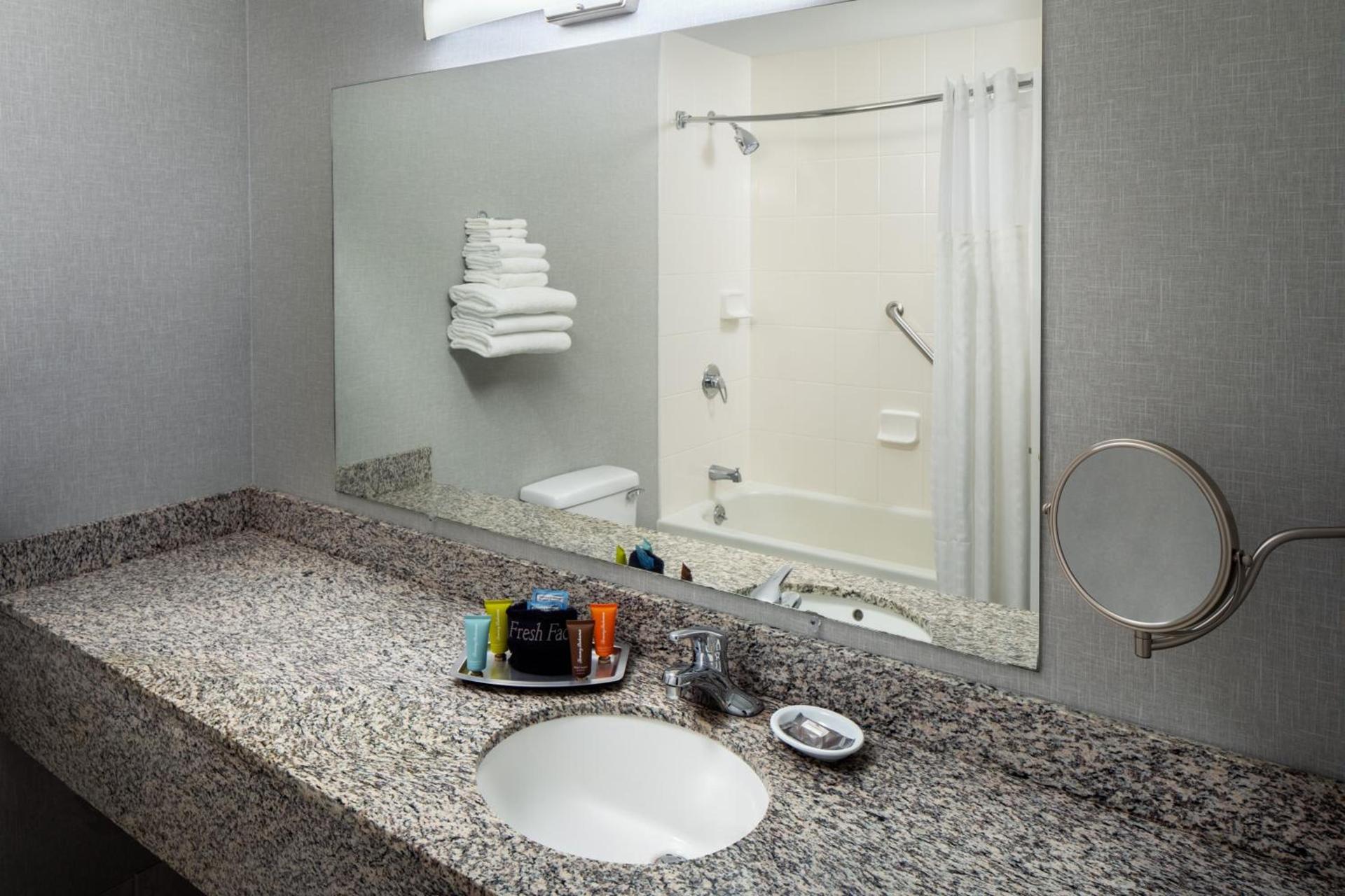 Golden Gables Inn Dazzler Select by Wyndham photo 34