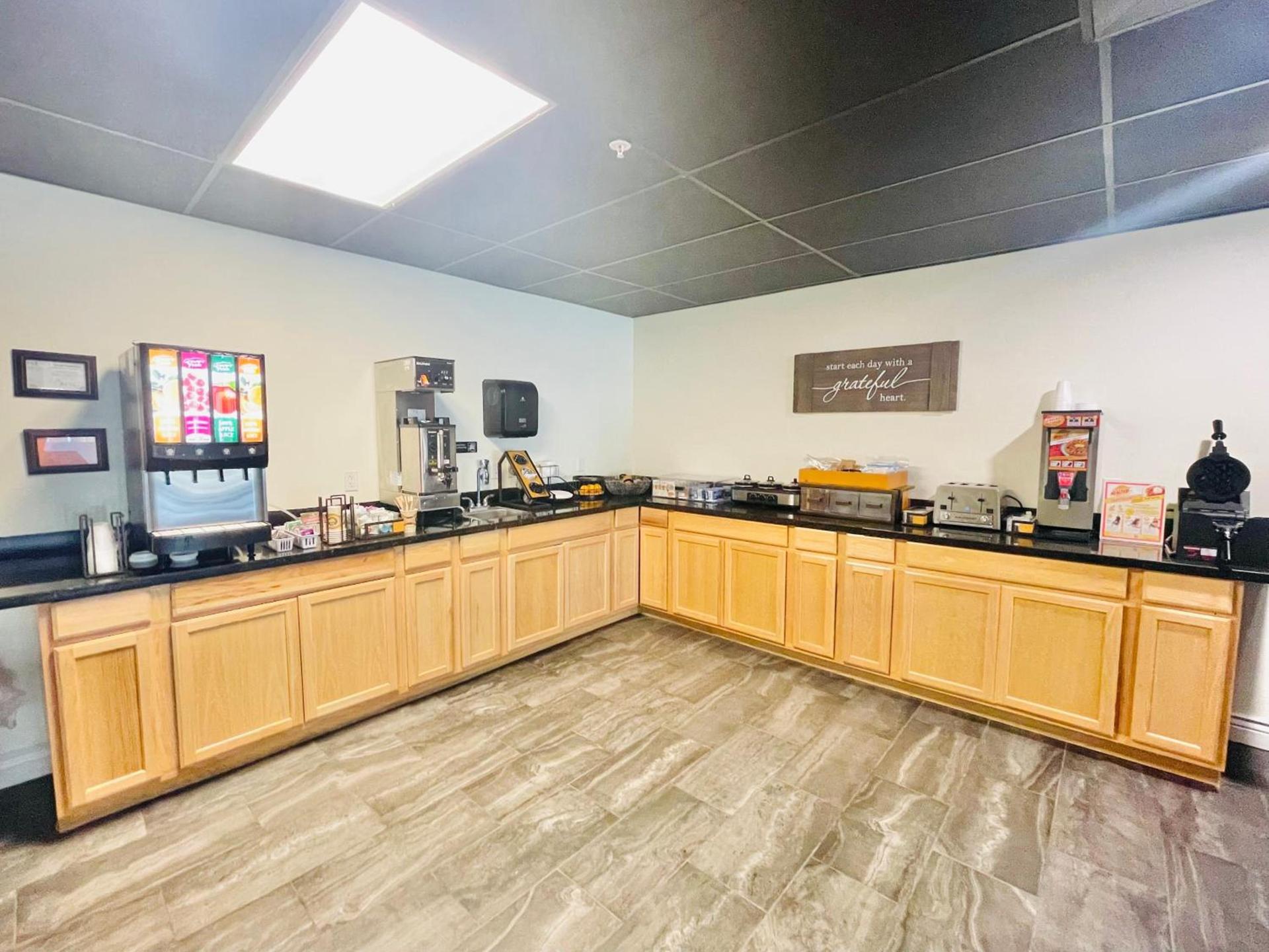 FairBridge Inn & Suites Cuero photo 8