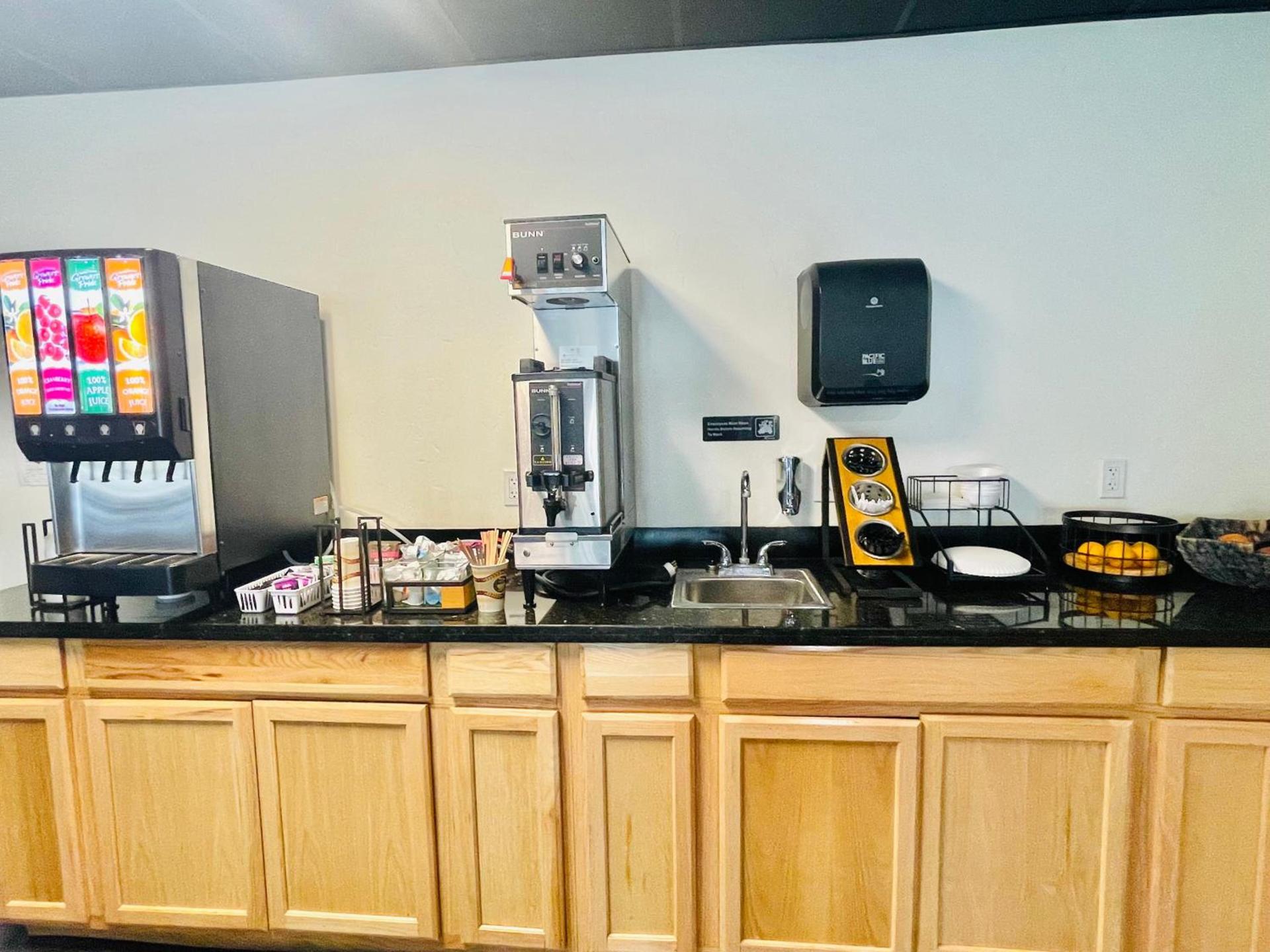 FairBridge Inn & Suites Cuero photo 6