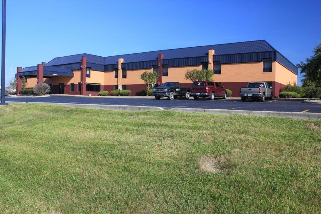 Super 8 by Wyndham Columbia City photo 1