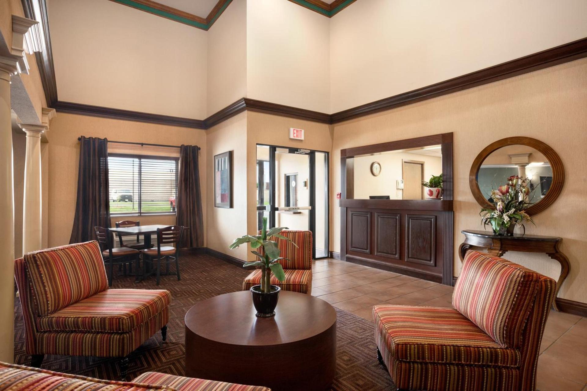 Super 8 by Wyndham Fairview Heights-St. Louis photo 19