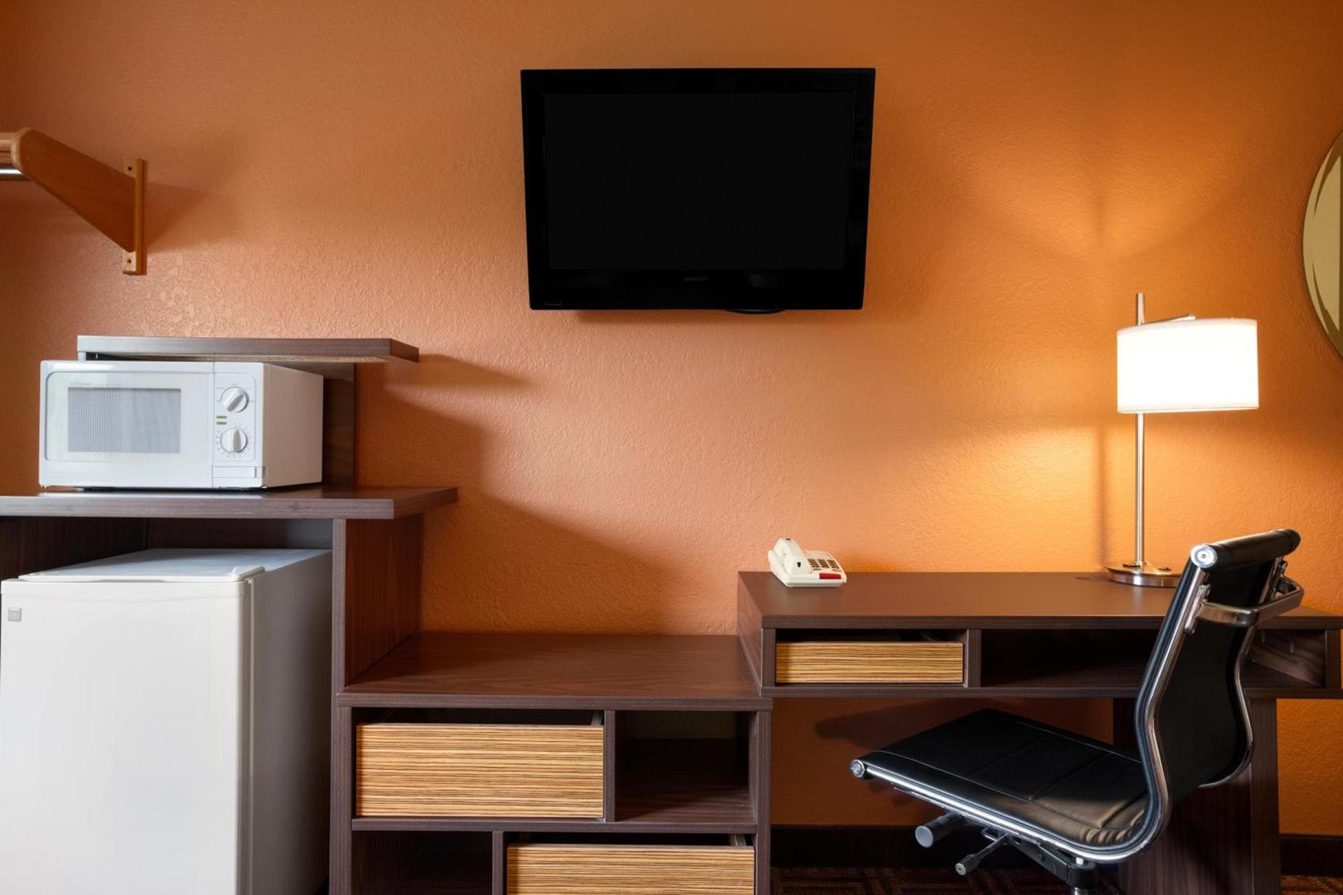 Super 8 by Wyndham Fairview Heights-St. Louis photo 18