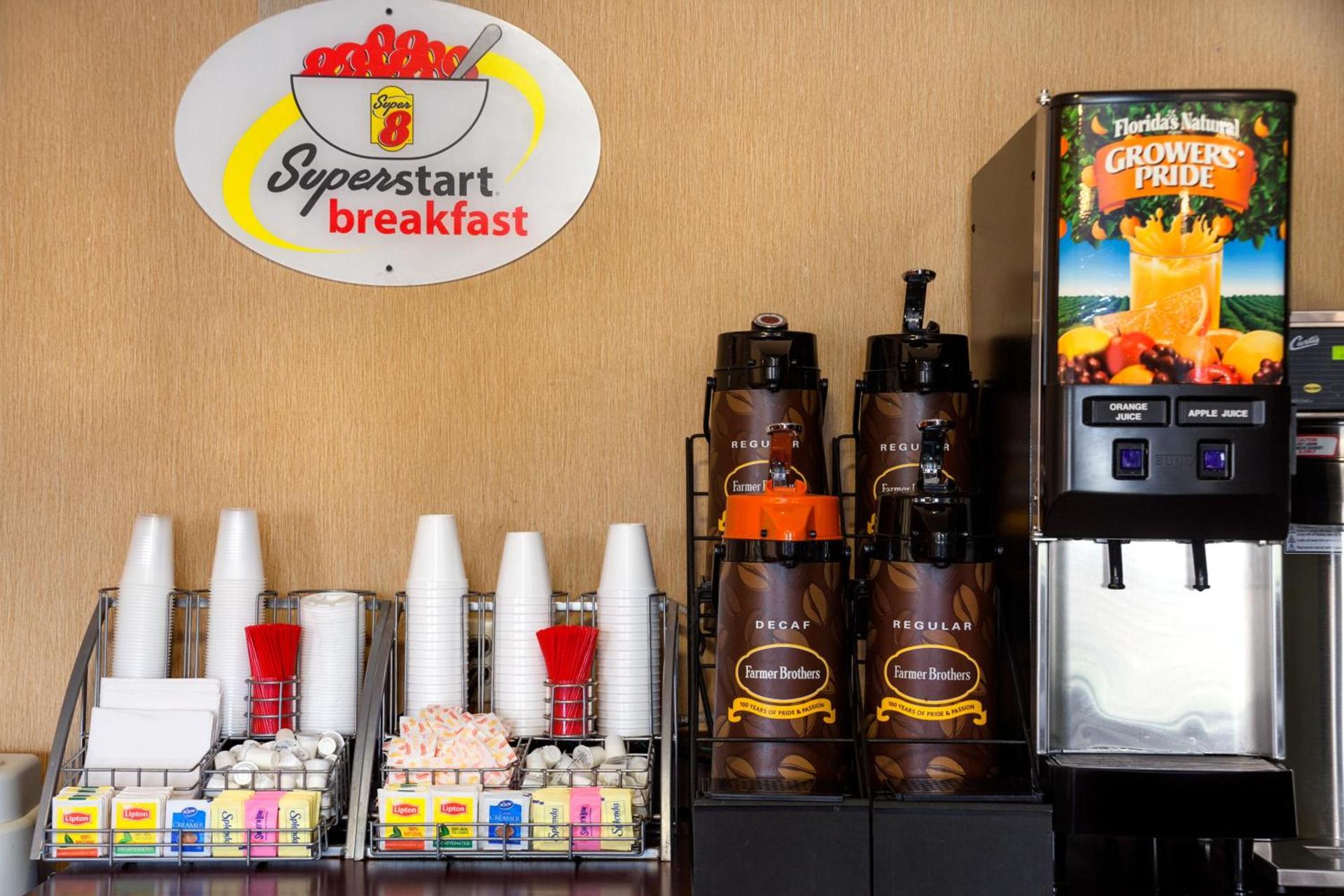 Super 8 by Wyndham Fairview Heights-St. Louis photo 8