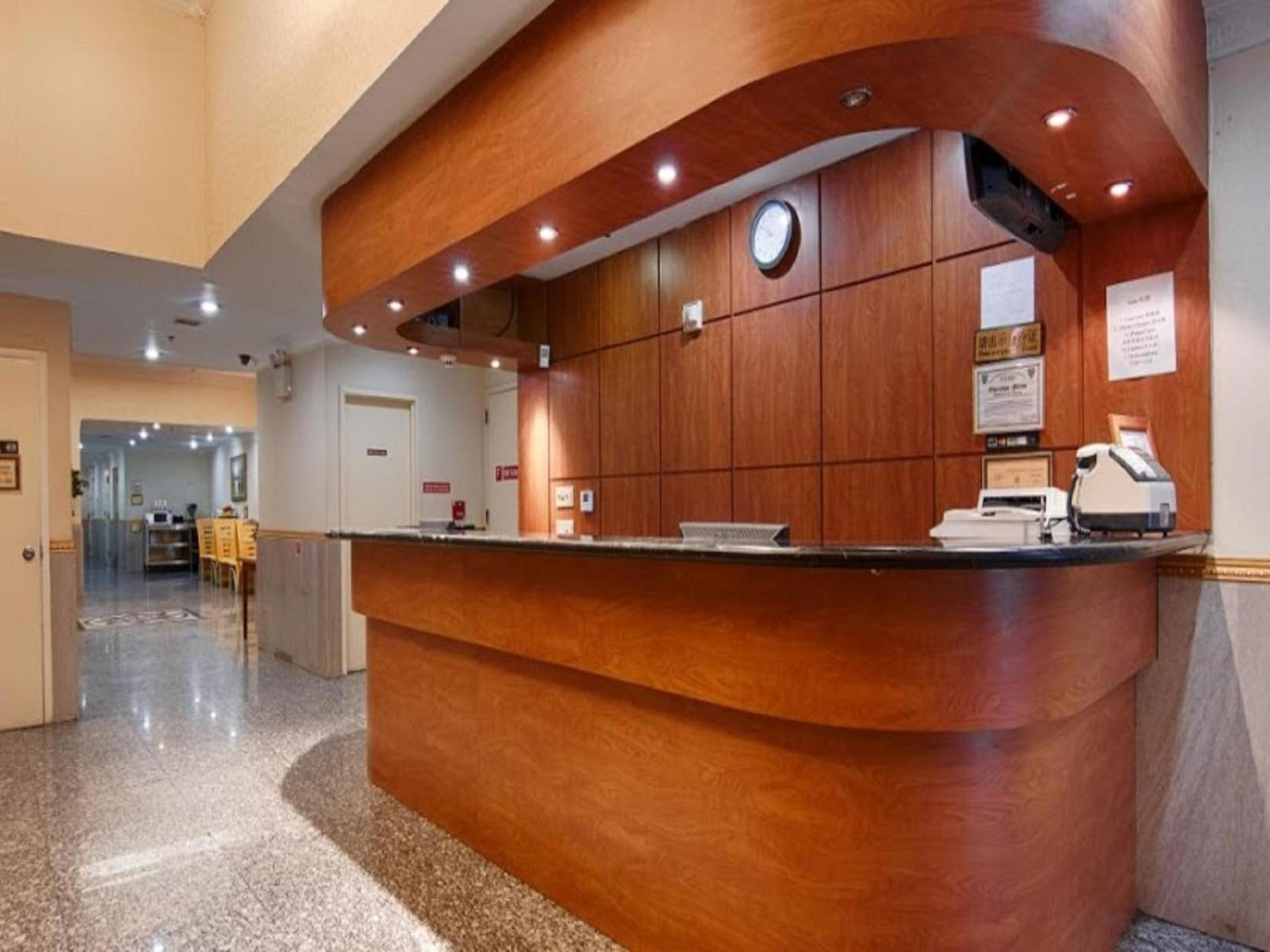Flushing Hotel photo 2
