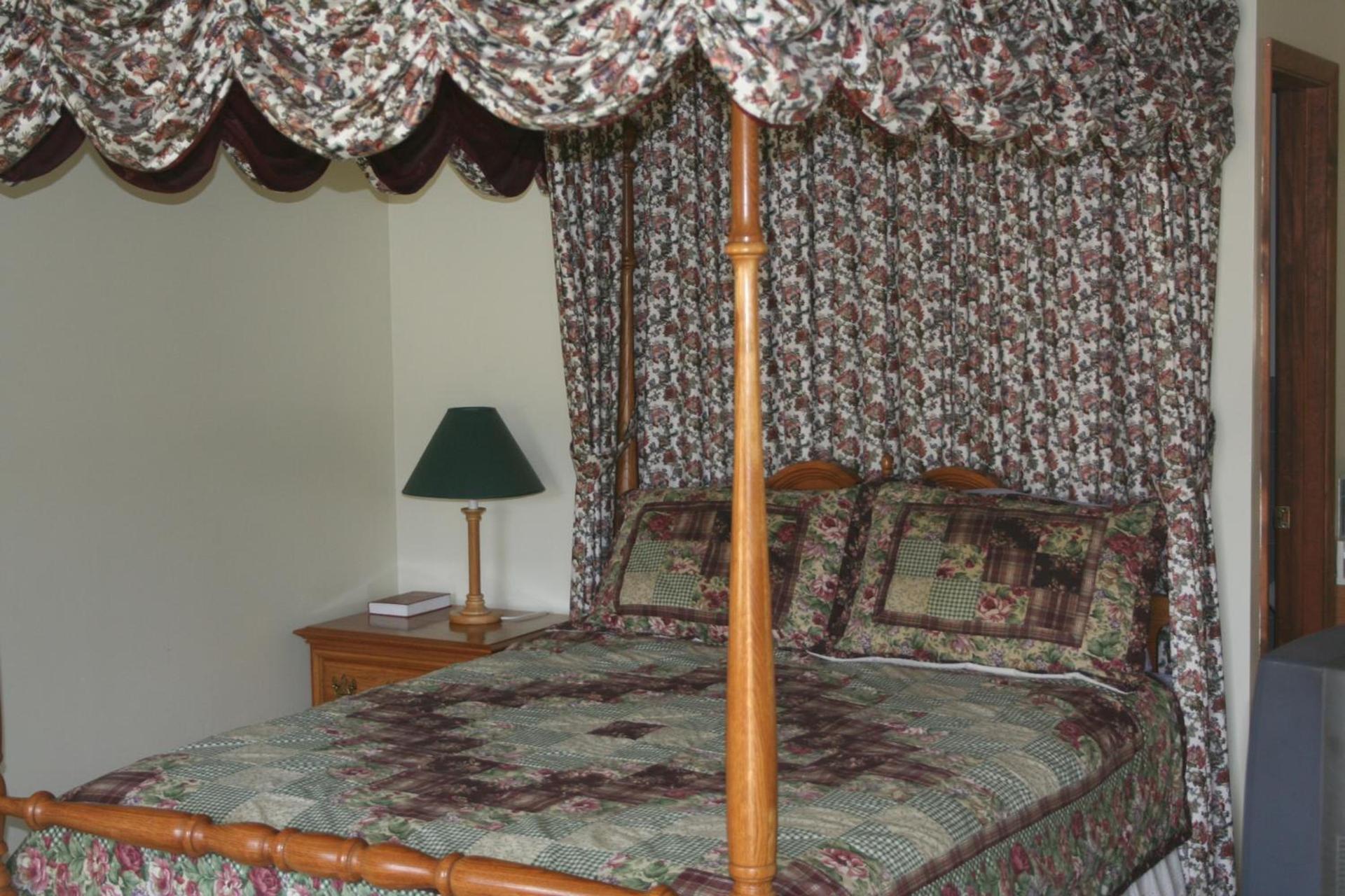 Green Valley Motor Lodge photo 11