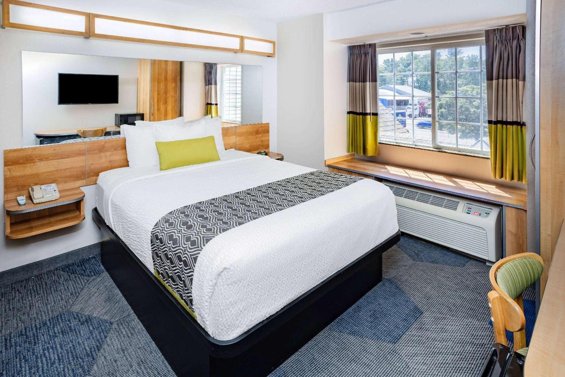 Microtel Inn & Suites by Wyndham Johnstown photo 13