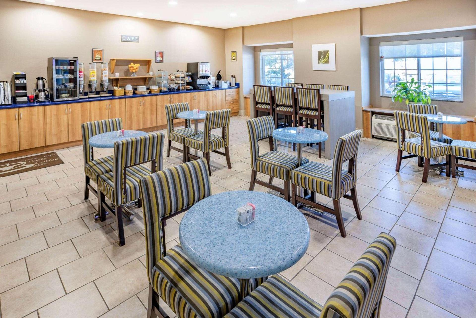Microtel Inn & Suites by Wyndham Johnstown photo 16
