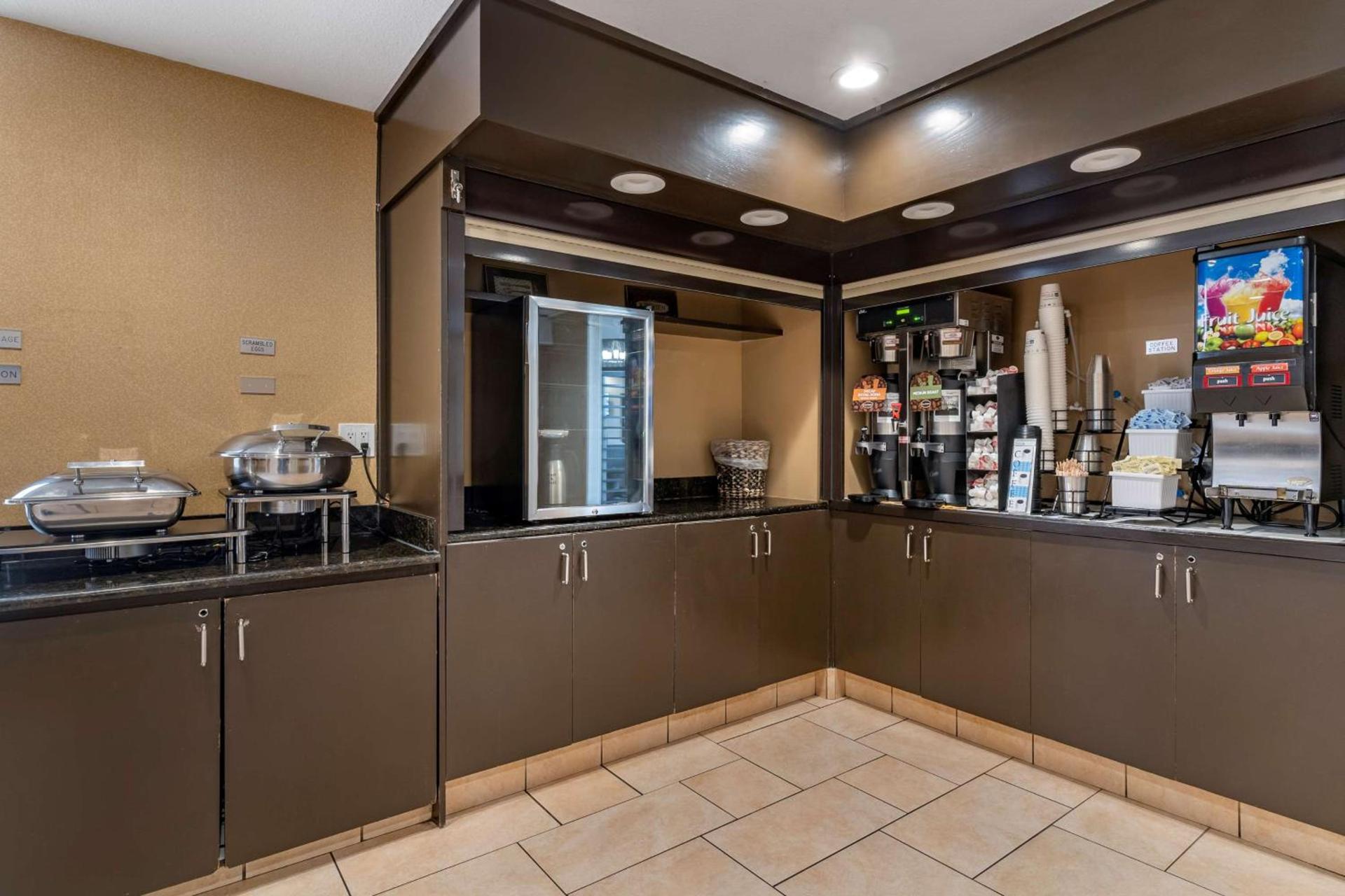 Best Western Plus Garden Court Inn photo 4