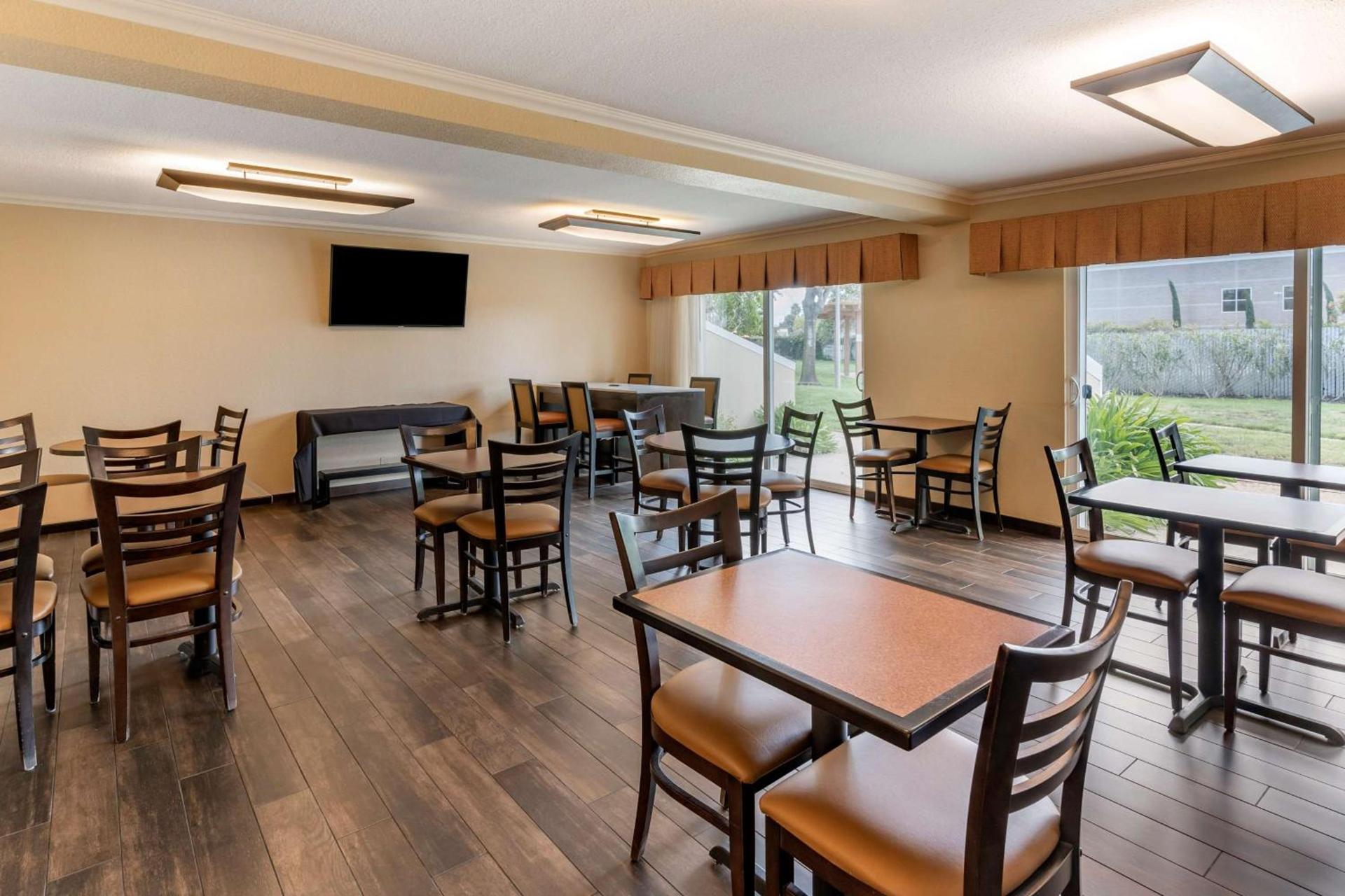 Best Western Plus Garden Court Inn photo 7