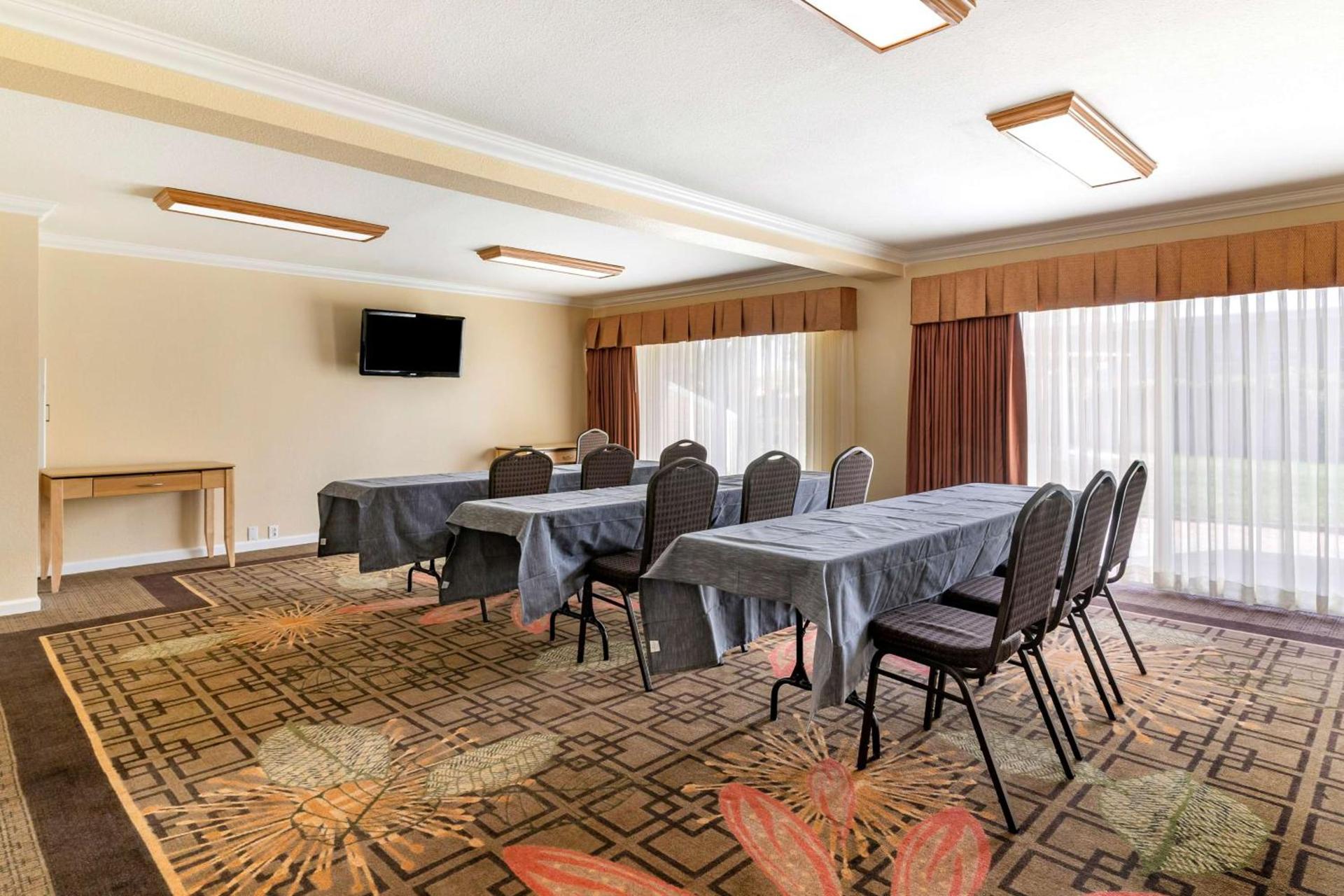 Best Western Plus Garden Court Inn photo 26