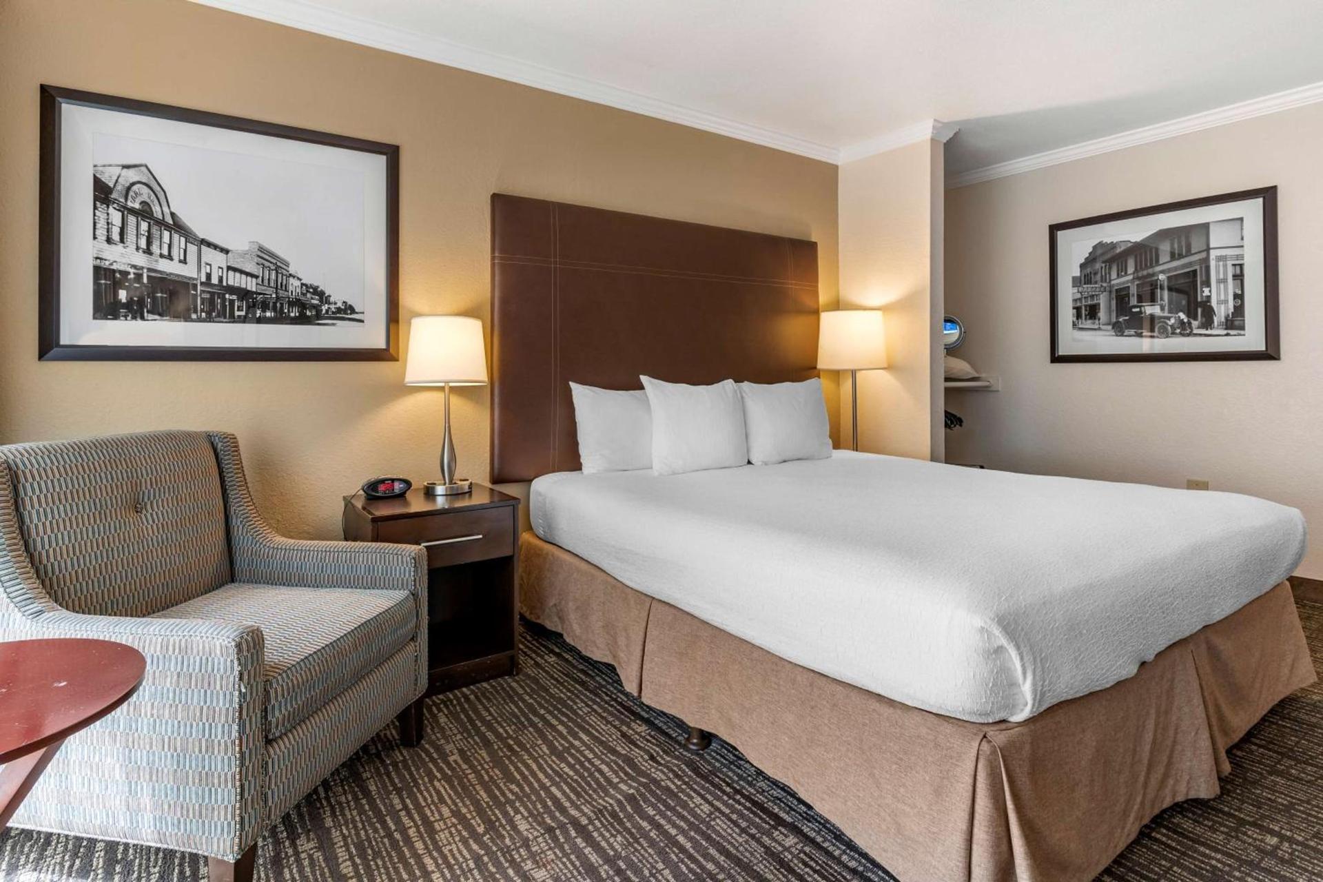 Best Western Plus Garden Court Inn photo 5