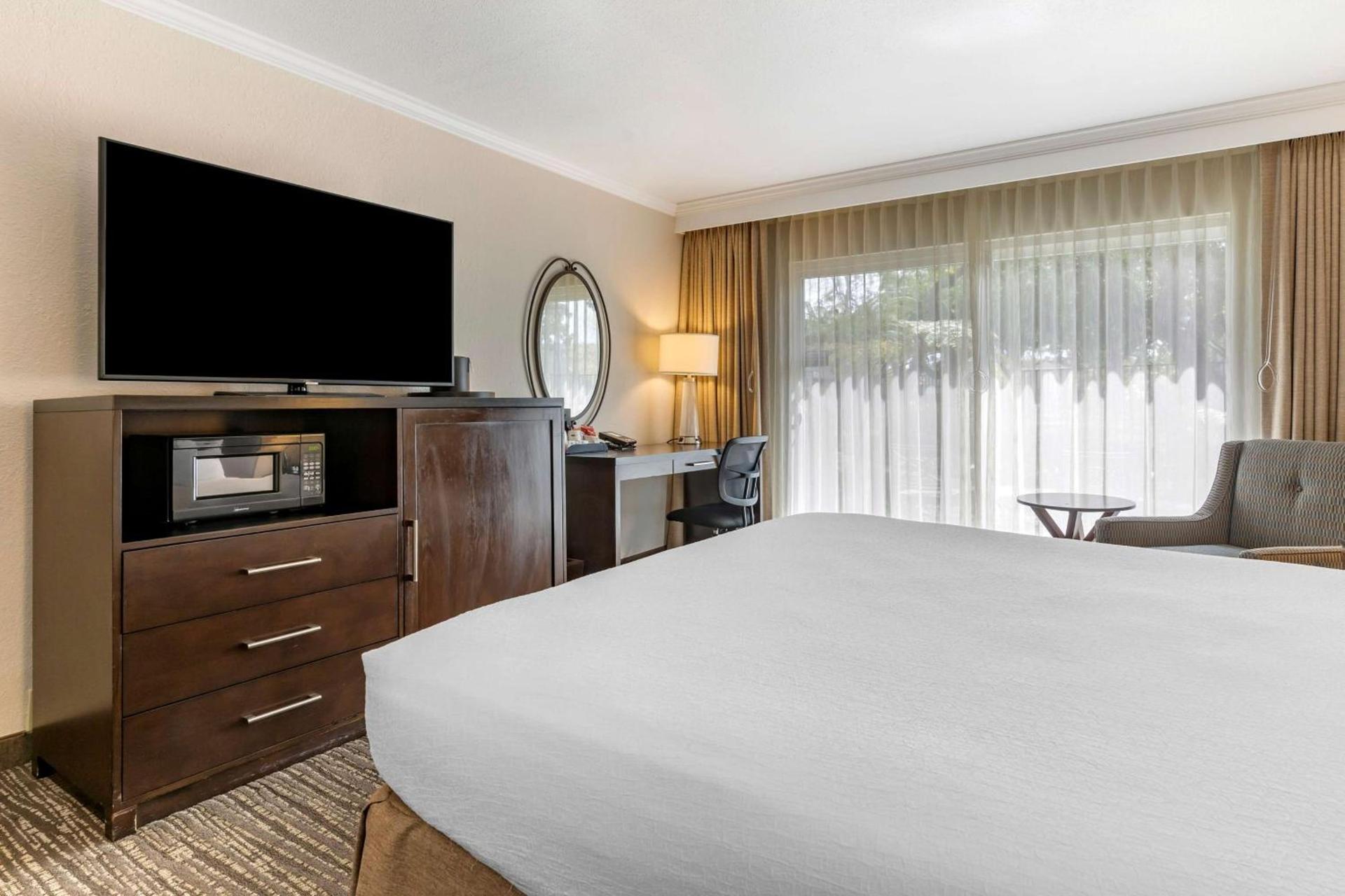 Best Western Plus Garden Court Inn photo 11
