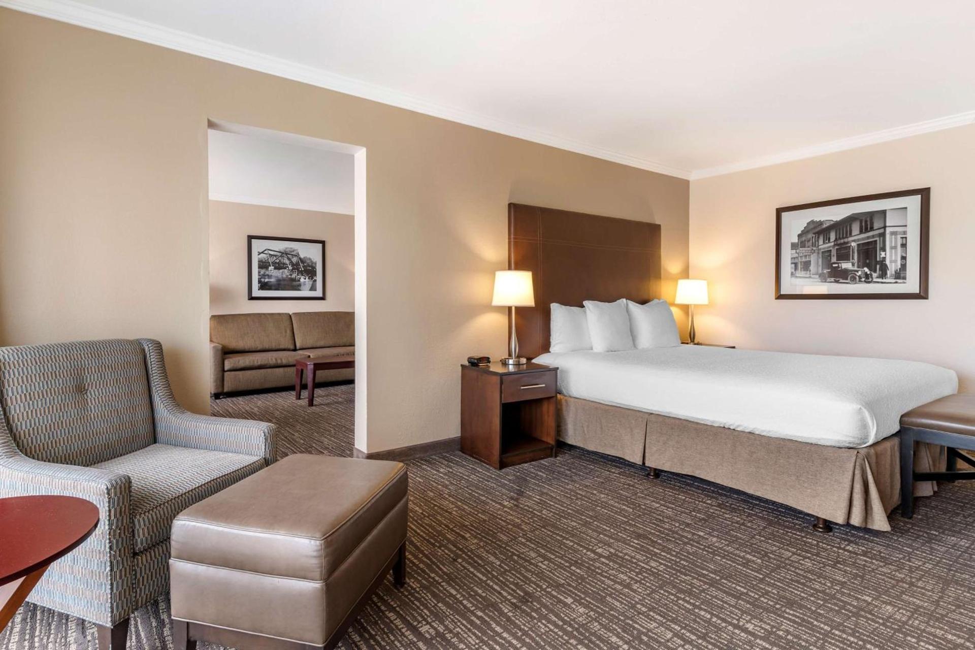 Best Western Plus Garden Court Inn photo 15