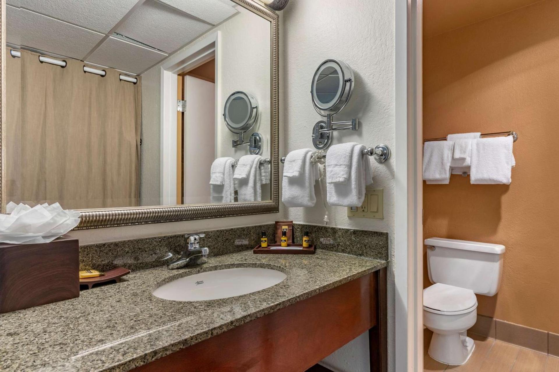 Best Western Plus Garden Court Inn photo 21