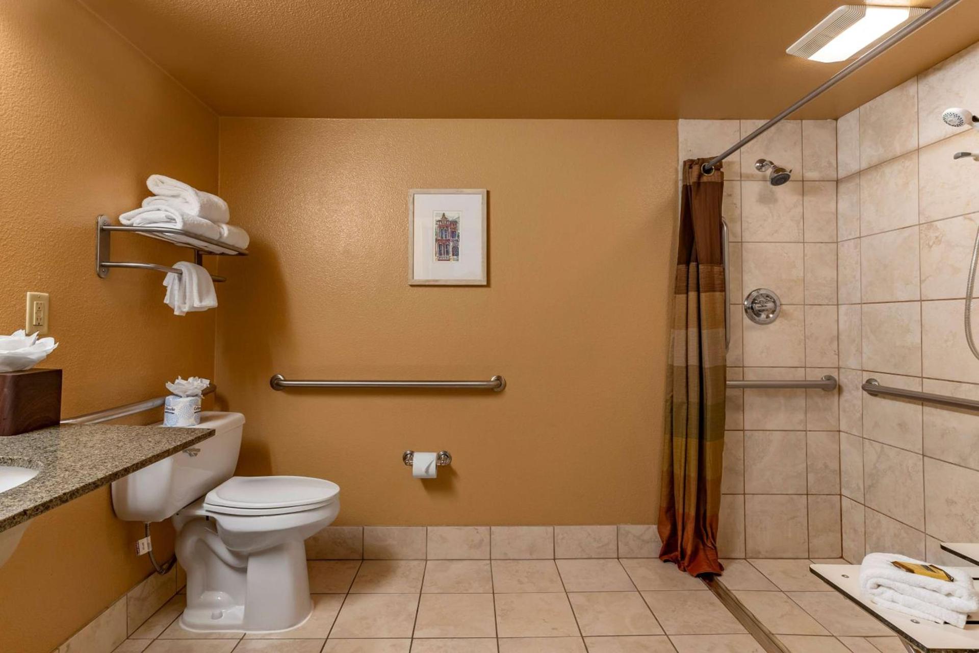 Best Western Plus Garden Court Inn photo 24