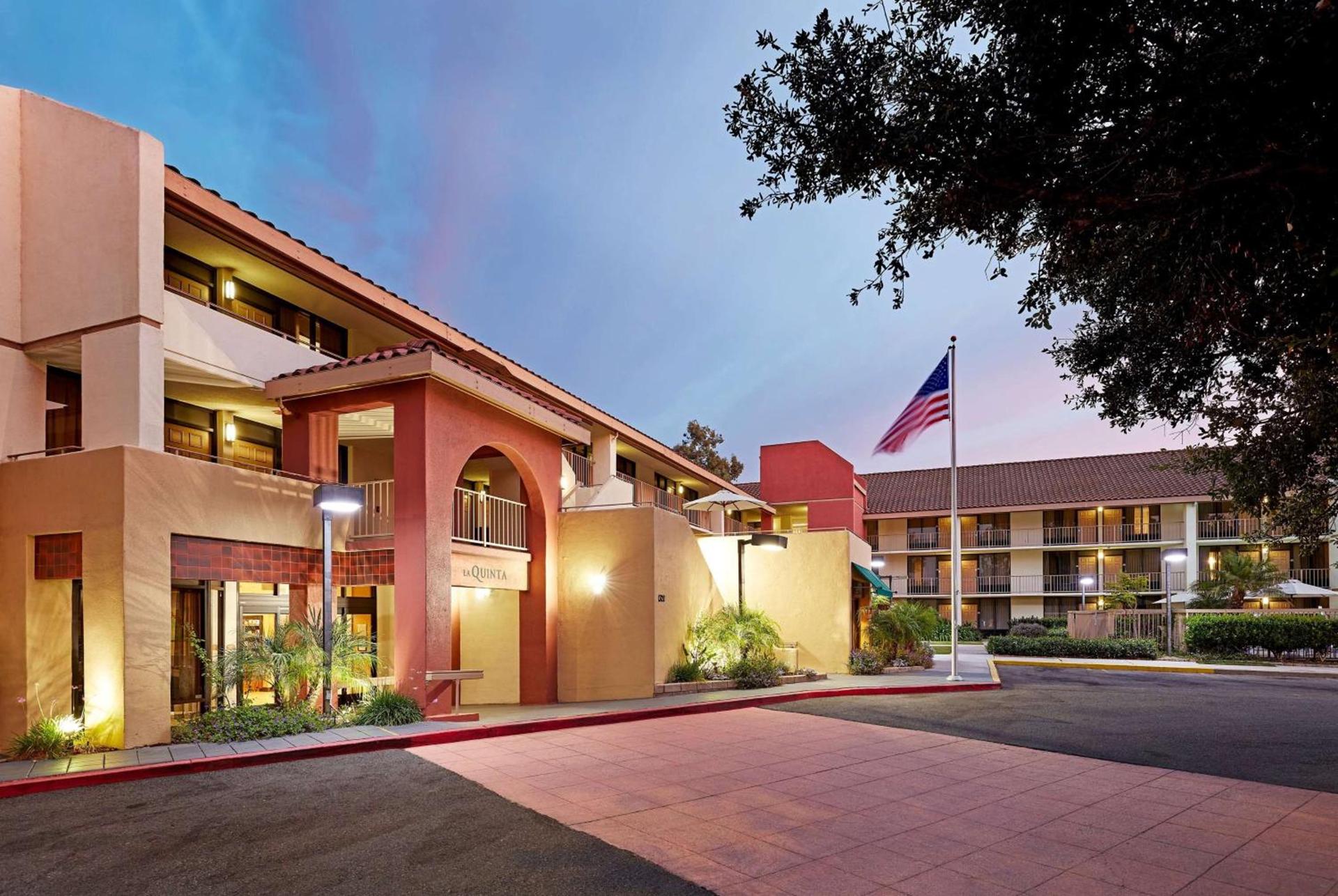La Quinta by Wyndham Thousand Oaks-Newbury Park photo 2