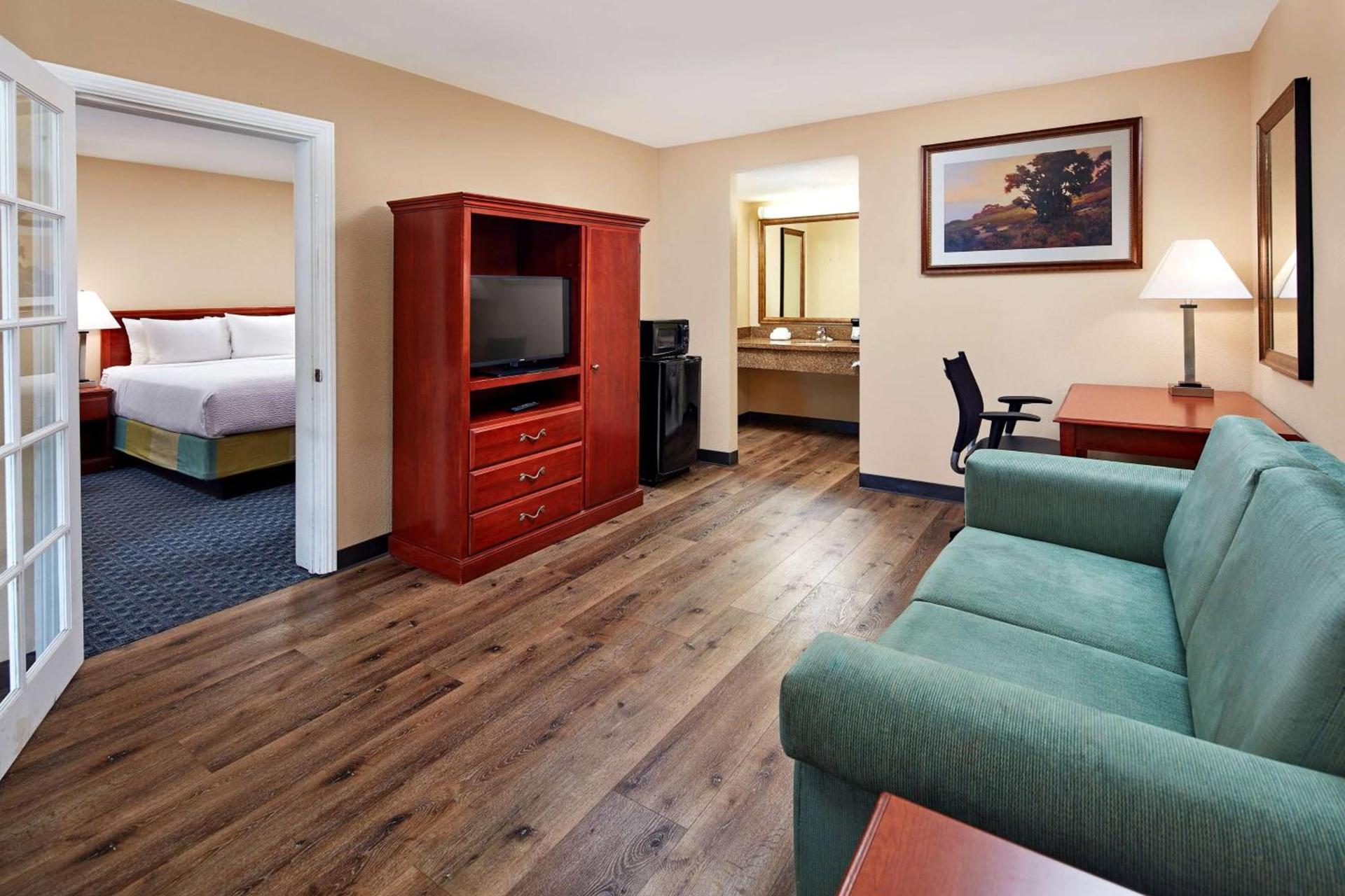 La Quinta by Wyndham Thousand Oaks-Newbury Park photo 13