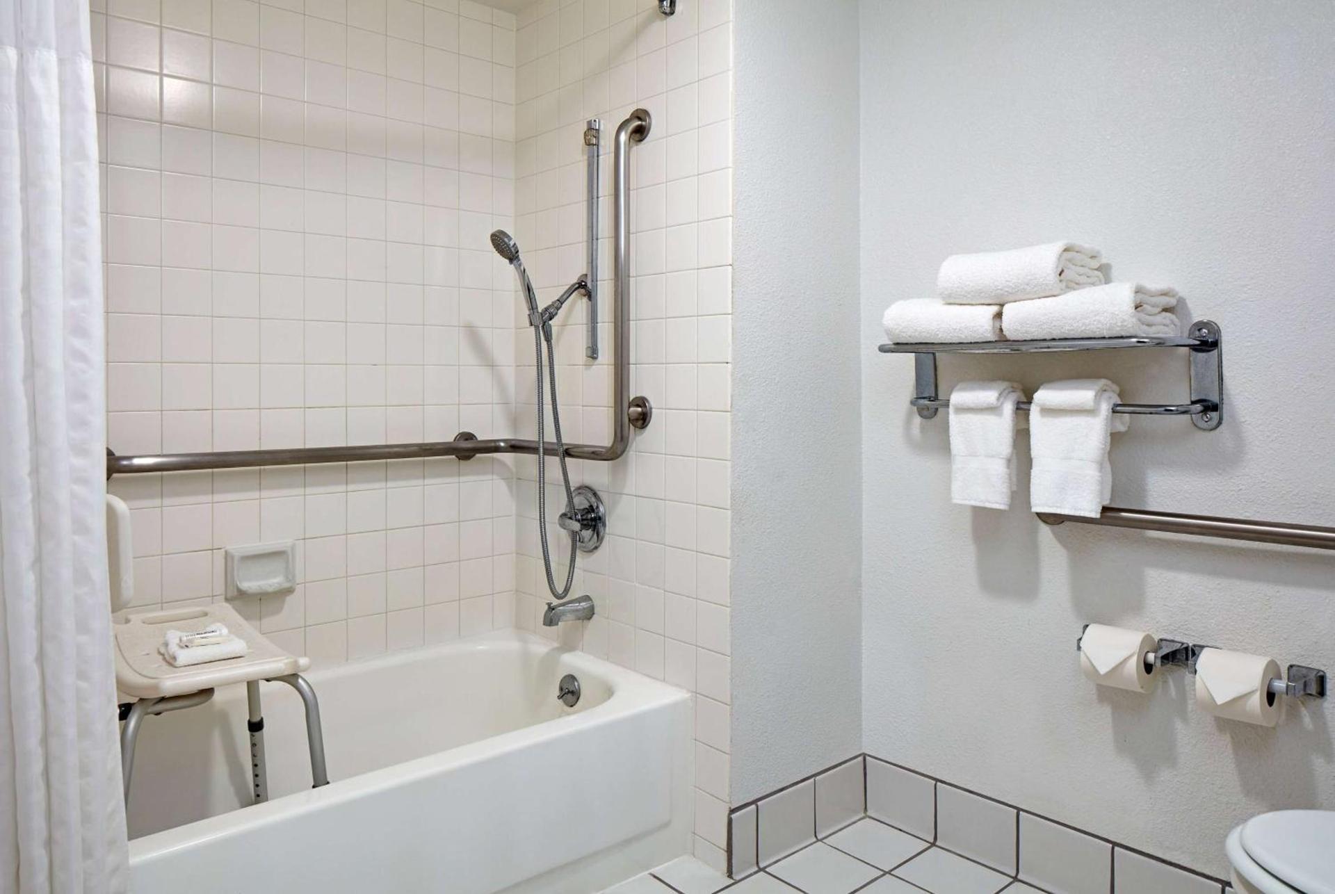 La Quinta by Wyndham Thousand Oaks-Newbury Park photo 18