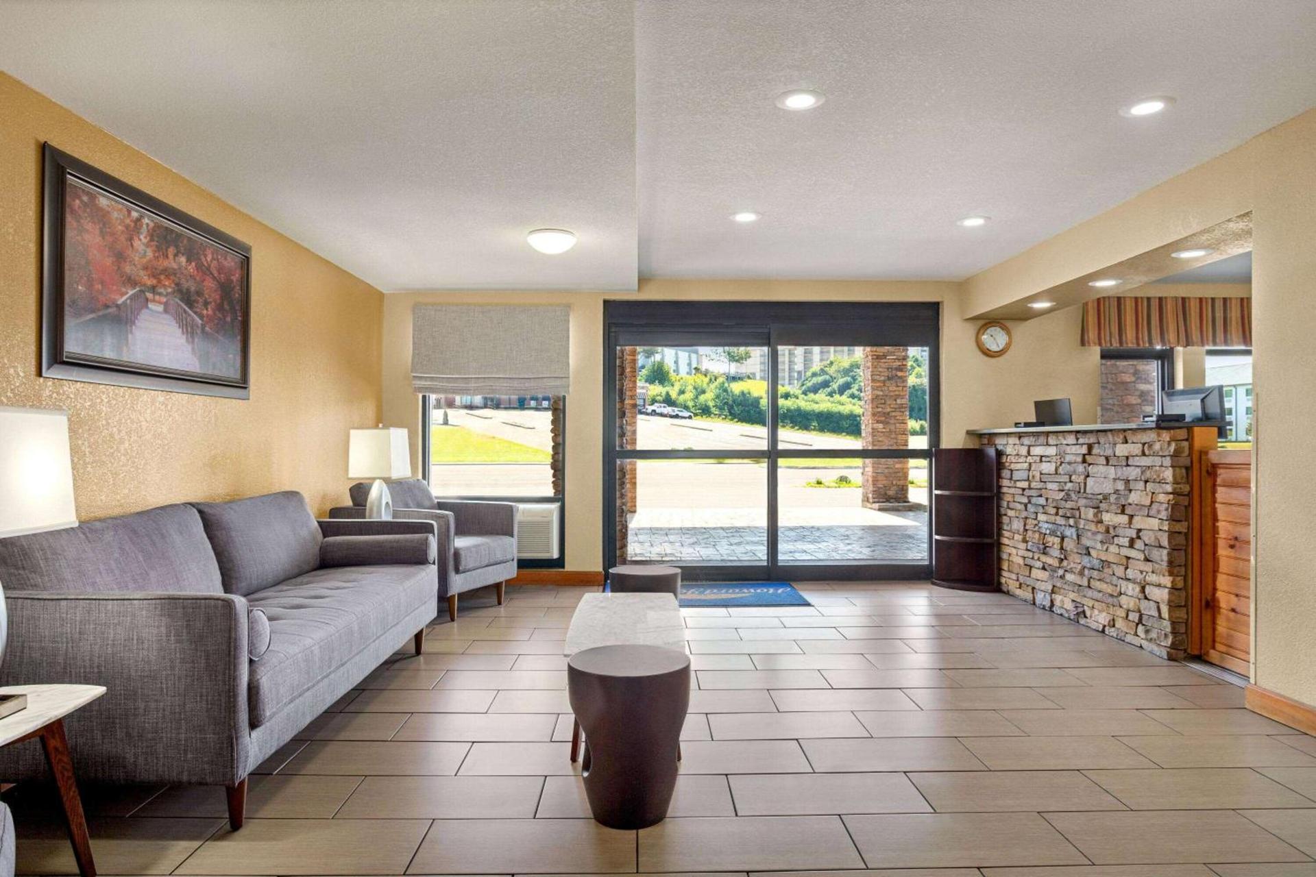 Howard Johnson by Wyndham Pigeon Forge photo 8