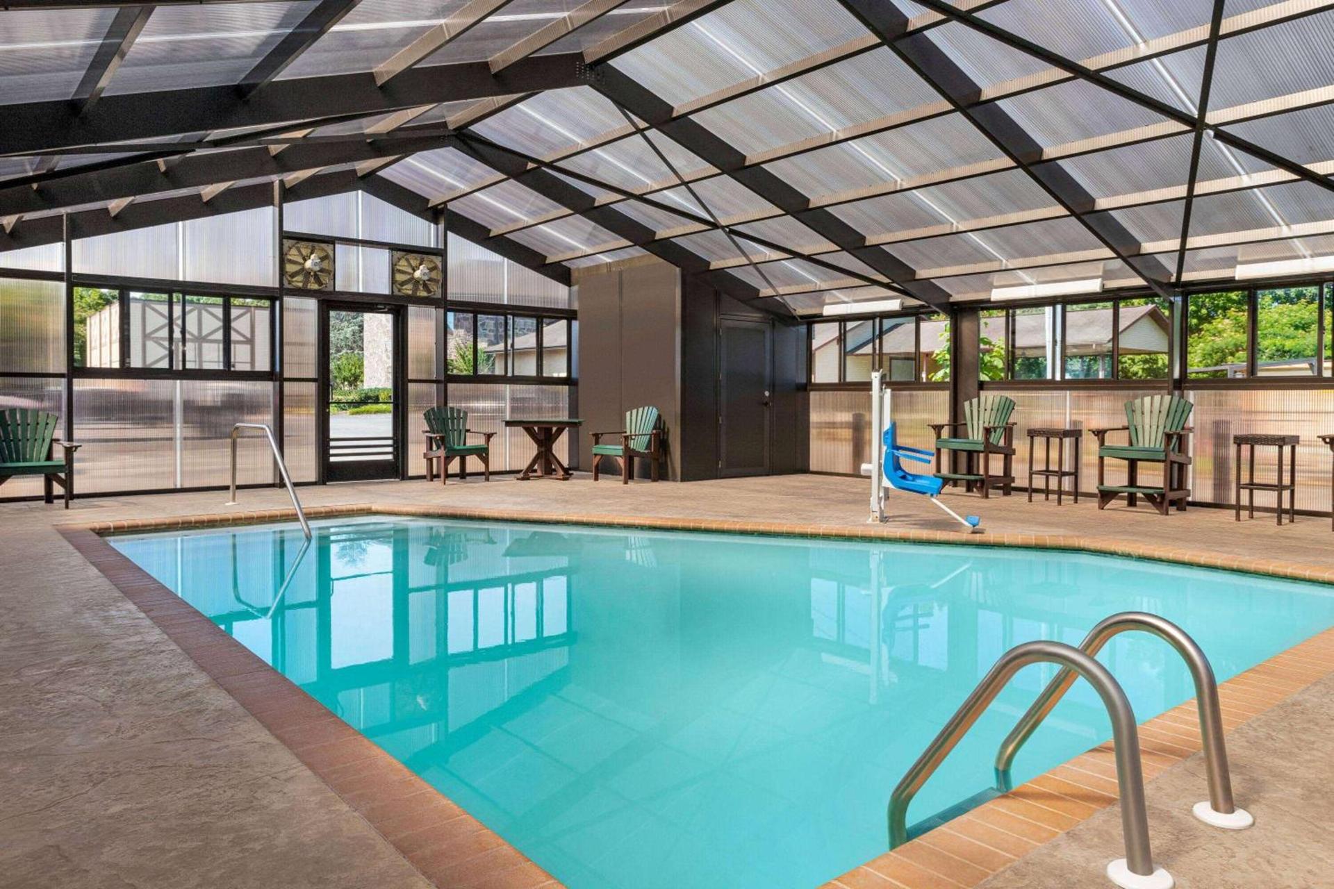 Howard Johnson by Wyndham Pigeon Forge photo 12