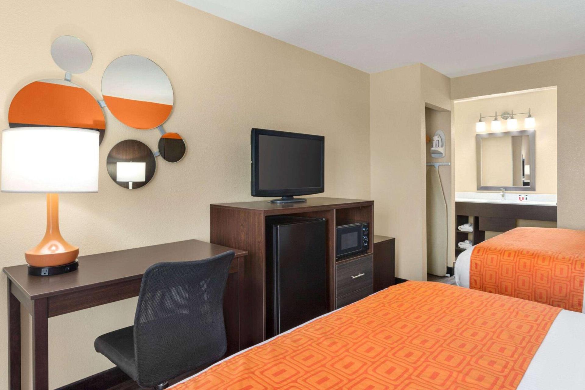 Howard Johnson by Wyndham Pigeon Forge photo 20